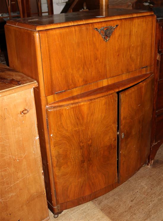 Walnut cocktail cabinet(-)